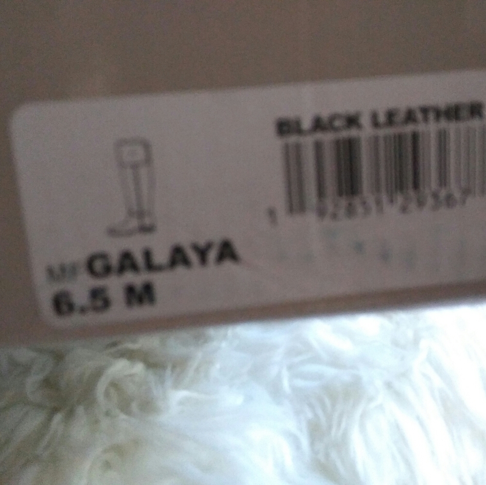 Marc Fisher Galaya Leather Studded Boot Size 6.5M - Picture 13 of 13